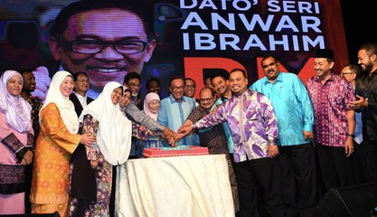 Party workers honoured in PKR gala for election win