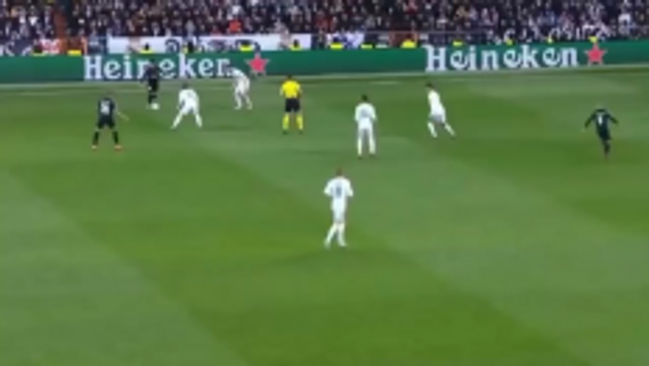 Neymar hits ball to Gianluca Rocchi ,referee of PSG vs. Real Madrid