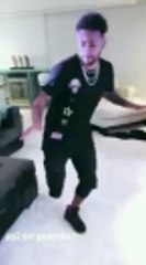 Injured Neymar dancing for his sister birthday