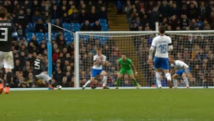 Banega and Lanzini score as Argentina fires Italy