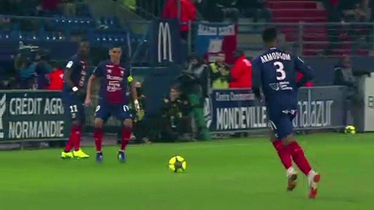 Le geste technique de Fayçal Fajr lors de SMCaen - Lille LOSC