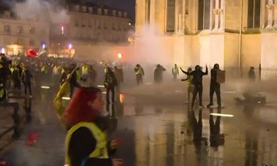 Bukan Cuma di Paris, Bentrokan Demo Rompi Kuning Meluas ke Kota-Kota Lain