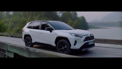 The new Toyota RAV4 Hybrid Night Trail Driving