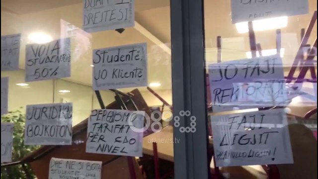 Ora News - Bojkoti, Në fakultetin e Juridikut vijon të jetë dera e mbyllur