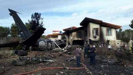 Video | İran'da uçak kazasında 15 kişi öldü: Enkazdan ilk görüntüler