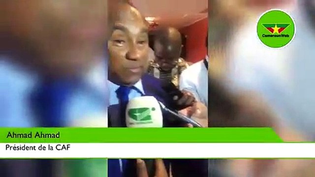 CAF : Le president de la CAF Ahmad pête les plombs devant un journaliste algérien