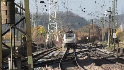 37 002 mit einem Vollem zug mit Roheisen in Völklingen Saar