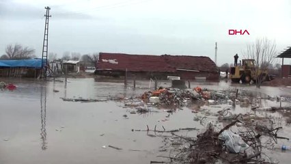 Bursa Canbolu Deresi Taştı, Tarım Arazileri ile Ev ve Ahırlar Sular Altında Kaldı