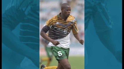 Football: l'’ancien attaquant international sud-africain Phil Masinga est décédé dimanche à 49 ans d’un cancer