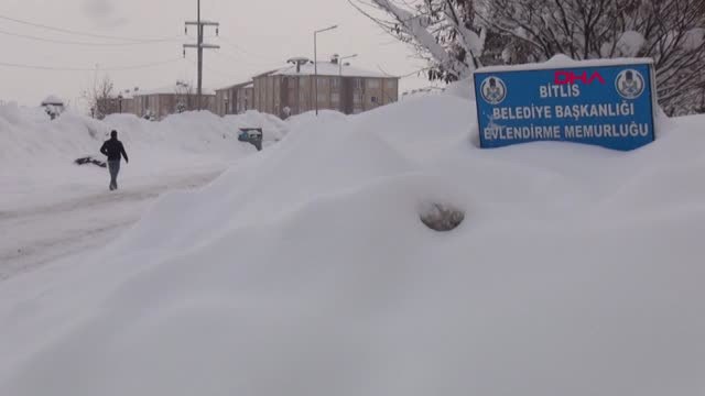 Van, Bitlis ve Hakkari'de 370 Yerleşim Yerinin Yolu Kardan Kapandı- Bitlis