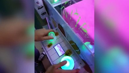 Estafa indonesia: gana un Iphone y cuando lo abre alucina con lo que ve