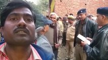फर्रुखाबाद: रिटायर्ड फौजी के कमरे में रखे भूसे के अंदर मिली लापता बच्ची की लाश, देखें वीडियो