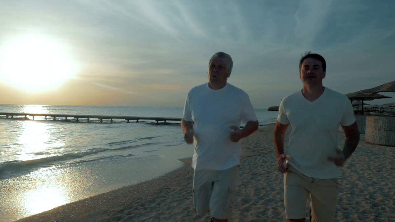 Men Jogging - Talen Singer