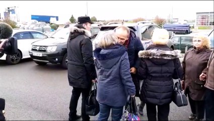 Arrivée de la famille de Stéphane Dieterich pour le procès du meurtre
