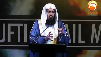 How to Maintain Khushuaa in the Salah Mufti Menk ? #HUDATV