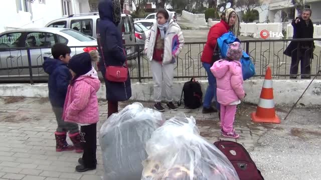 Ege'de Fırtınaya Yakalanan Mültecileri Sahil Güvenlik Ekipleri Kurtardı