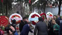 AK Parti'li Zeybekçi, Zübeyde Hanım'ın mezarı başında dua etti