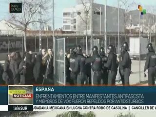 España:partidarios del derechista partido Vox chocan con antifascistas