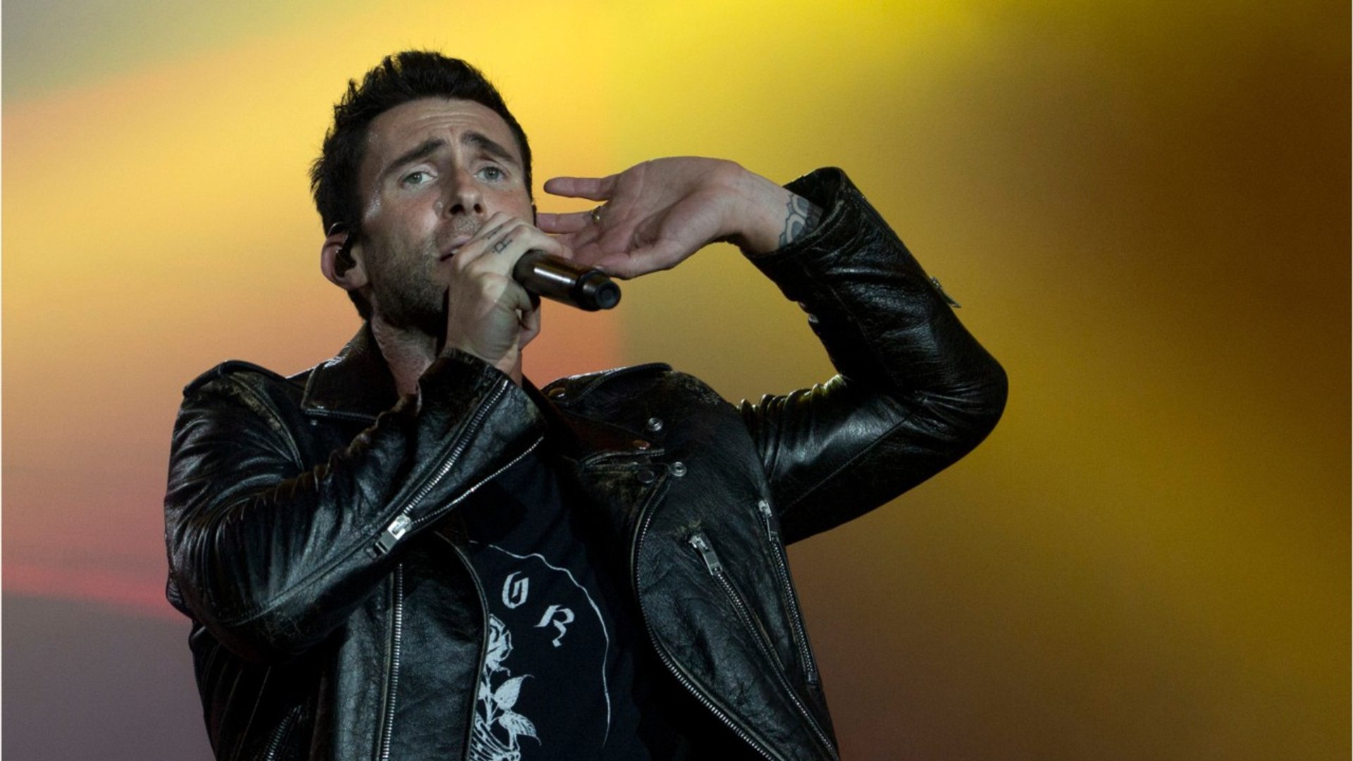 Maroon 5 Signs On For Super Bowl Show