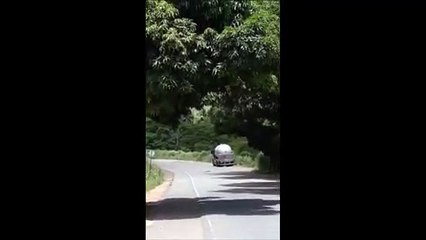 Vazamento em caminhão de gás interdita rodovia