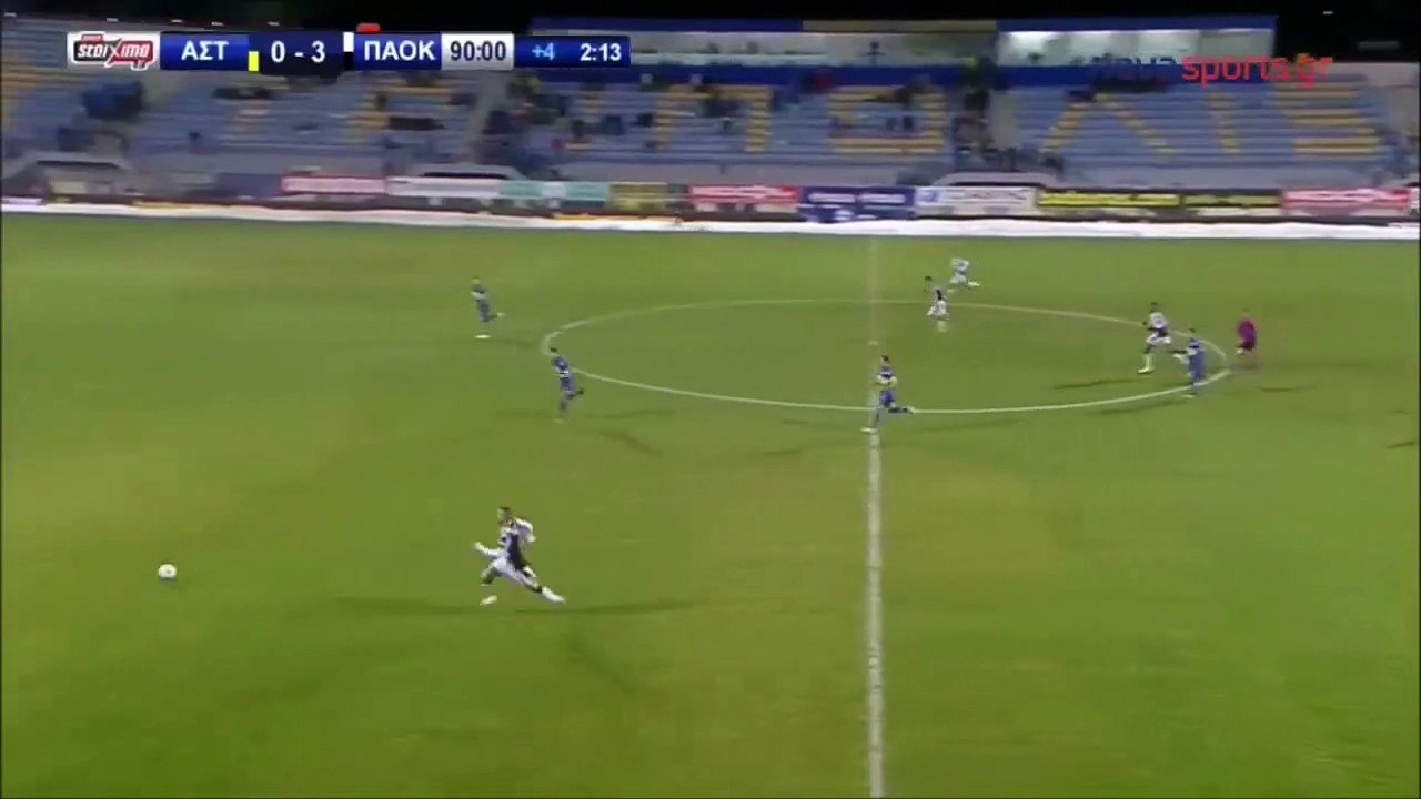 El kaddouri runs through the snow vs Asteras Tripolis