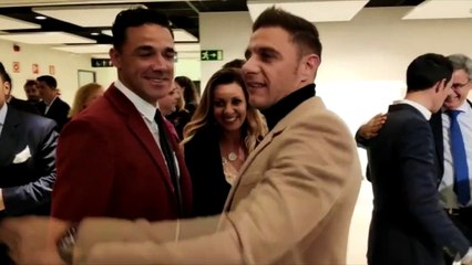 El Reencuentro Entre Weligton  y Joaquín En la Gala de los Premios DEX