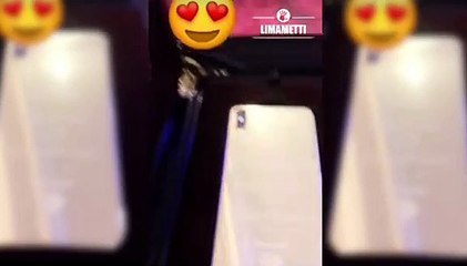 Wally Seck offre à sa femme un Iphone X personnalisé en Or massif