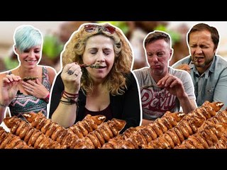 GRINGOS PROVANDO CORAÇÃO DE GALINHA