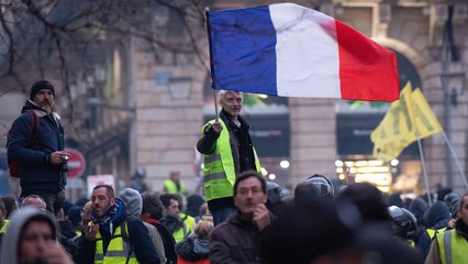 رفض وانتقاد في الشارع الفرنسي لدعوة ماكرون مواطنيه للحوار