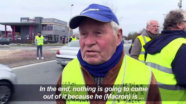 Macron's letter is 'smoke and mirrors,' say yellow vests