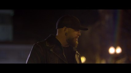 Brantley Gilbert - What Happens In A Small Town