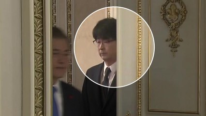 첫눈 올때 못 떠난 탁현민, 두 번째 사표...이번에는? / YTN