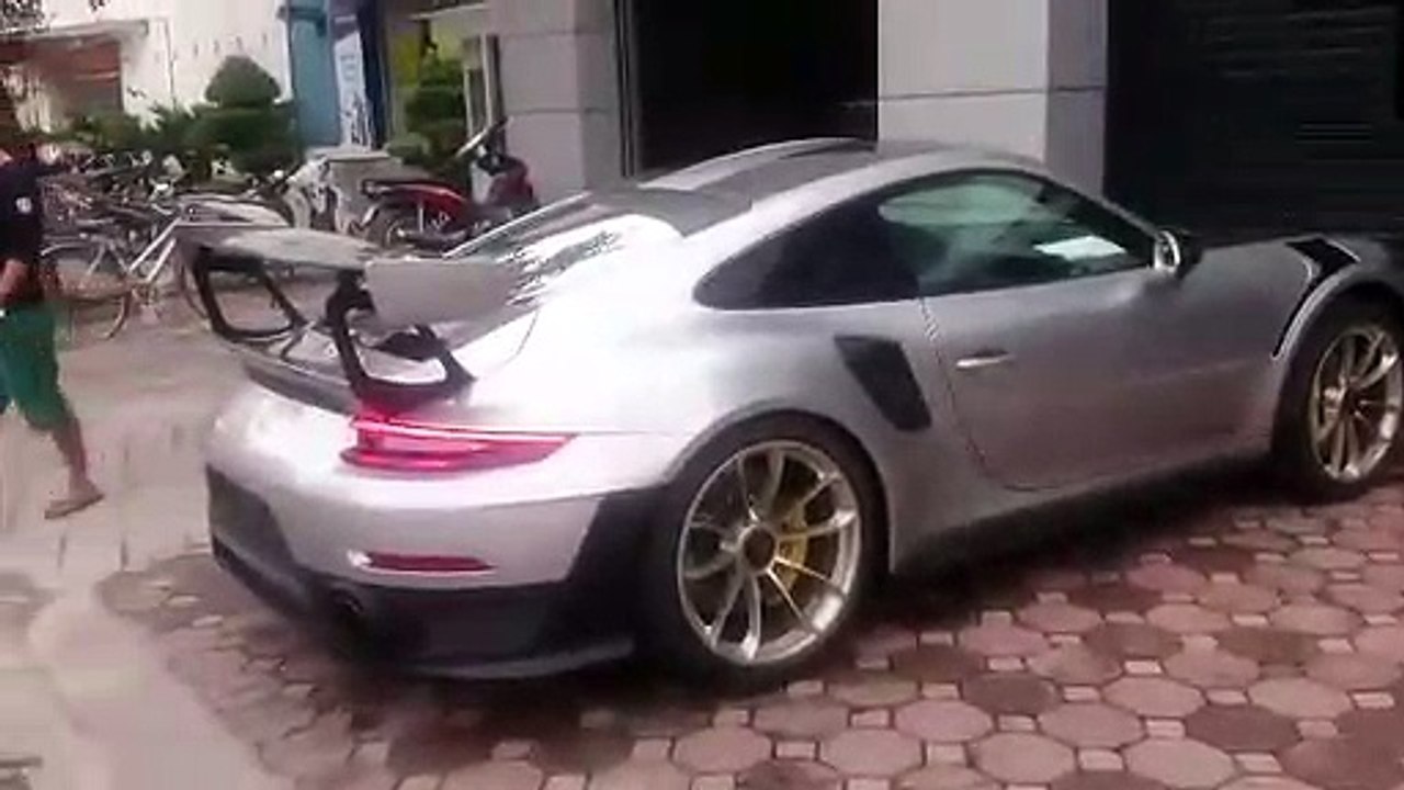 [640x368] Siêu xe Porsche 911 GT2 RS hơn 20 tỷ đồng tại Việt Nam lần đầu có mặt tại Hà Nội (1)