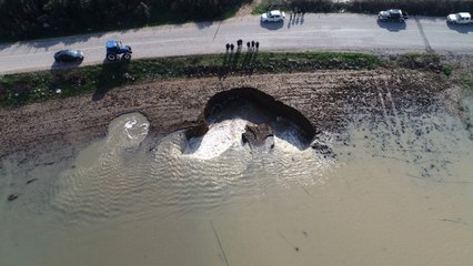 İzmir'de Aşırı Yağışlardan Sonra Ürküten Obruklar