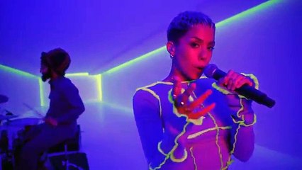 Poppy Ajudha - The Man You Aim to Be (Live) - Vevo DSCVR