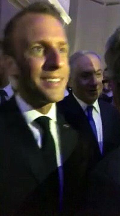 Mohamad Izzat Khatab discute avec Emmanuel Macron