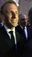 Mohamad Izzat Khatab discute avec Emmanuel Macron
