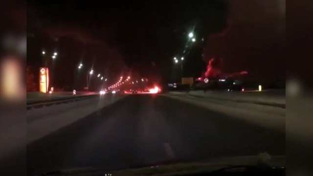 Camión se incendia cerca de Moscú y deja escena de película