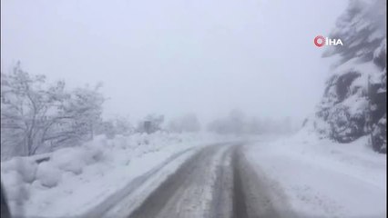 Kar ile Kaplanan Yollar Sürücülere Zor Anlar Yaşatıyor