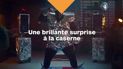 Un soldat emballe toute la chambre de son camarade dans du papier aluminium !