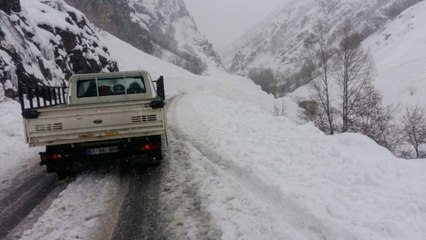 Tunceli-Erzincan Karayolu Çığ Nedeniyle Ulaşıma Kapandı