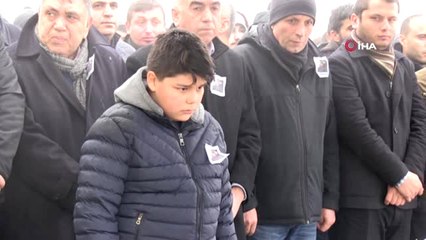 Babasını Maden Kazasında Kaybeden Nevzat, Son Yolculuğunda Tabutunun Başından Ayrılmadı