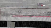 Bolu Atatürk Stadyumu’nda Kar Kalınlığı 10 Santimetreyi Geçti