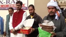 Lalu Yadav को Makar Sankranti पर दही चूड़ा खिलाने पहुंचे समर्थक | वनइंडिया हिंदी
