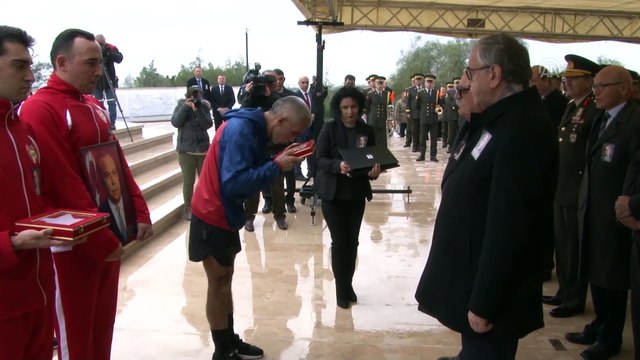 Kıbrıs Türk halkının mücadele lideri Küçük'ün ölümünün 35. yılı - LEFKOŞA