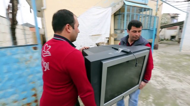 Evleri yanan yaşlı çifte 'Sevgi Eli' uzandı - DENİZLİ