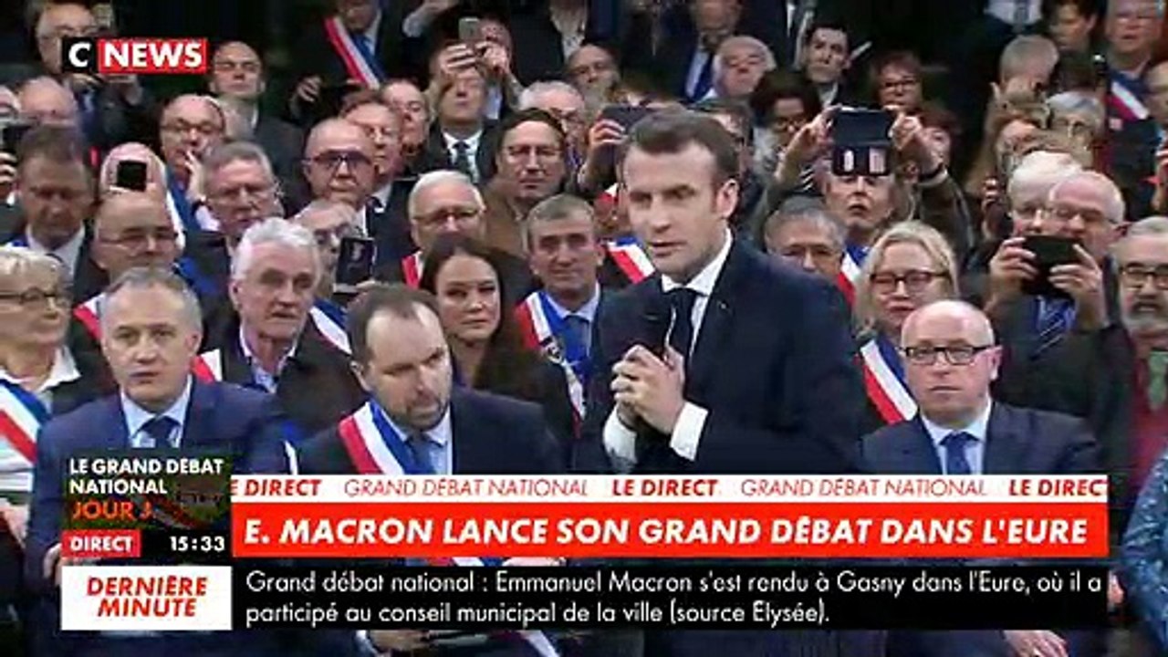 Grand Débat - Emmanuel Macron face aux maires à Grand Bourgtheroulde: "Toutes les questions sont ouvertes, il ne doit pas y avoir de tabou" - VIDEO