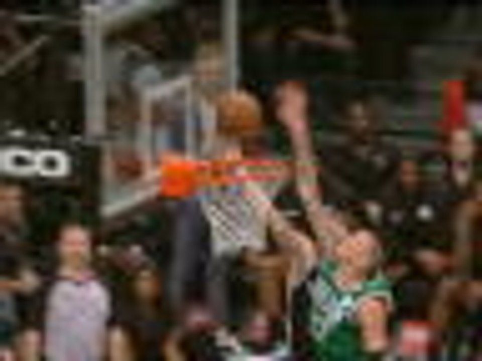 NBA: Theis pins Harris' layup on backup