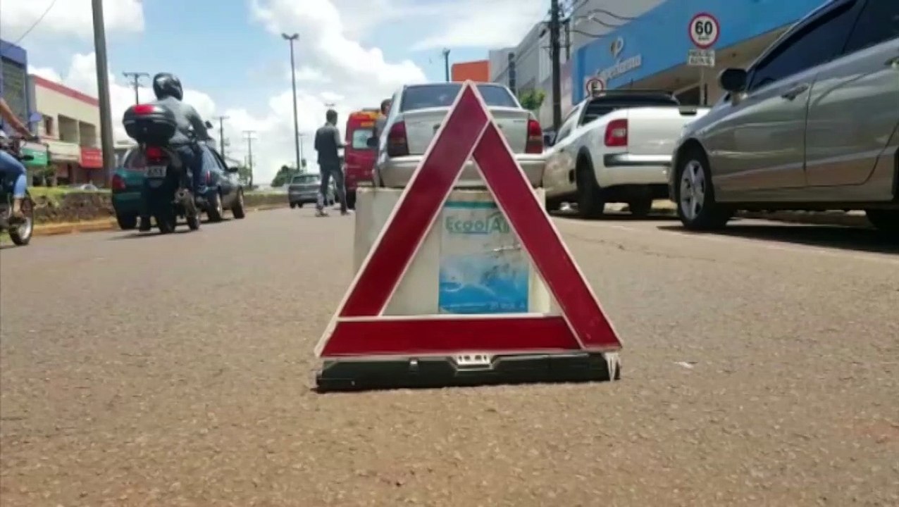Homem fica ferido ao ser atropelado na Av. Carlos Gomes