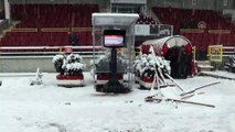 Bolu Atatürk Stadı'nın zemini karla kaplandı - BOLU